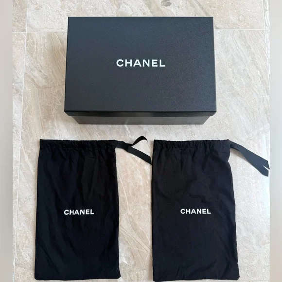 Chanel Slide Sandals Quilted Lambskin Size 38 - Picture 12 of 14